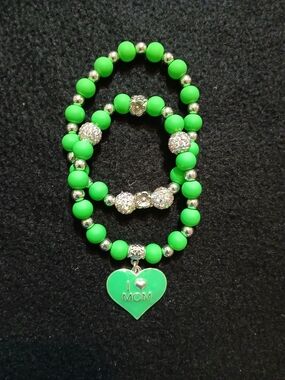 Green Beaded Stretch Bracelet Set with Heart 'I ♥ MOM' Charm